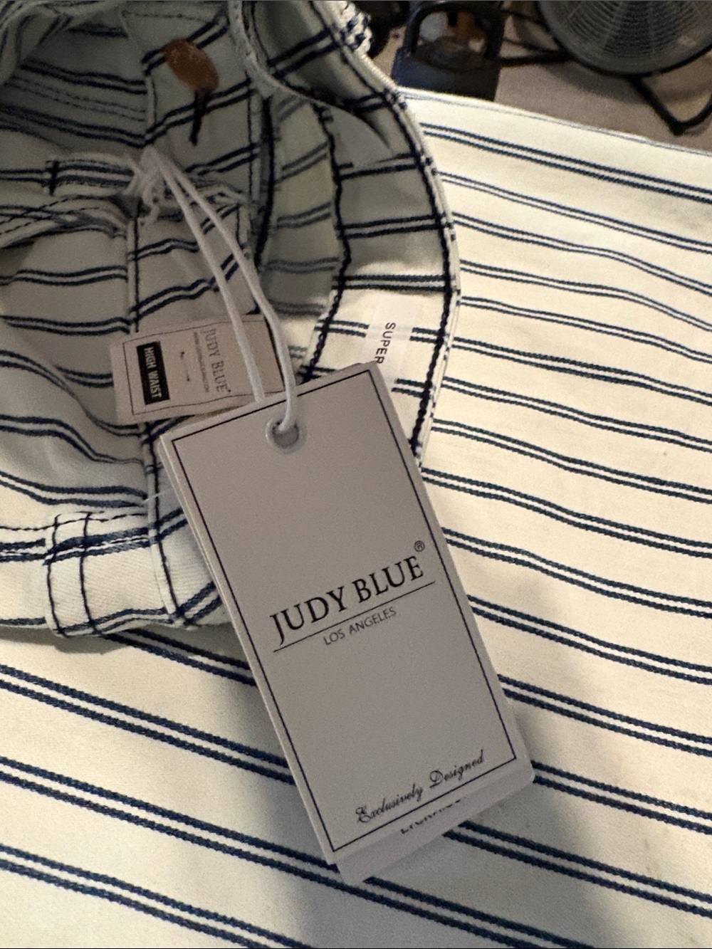 Judy Blue High Waist Super Flare Jeans – NWT – Size 29 – White/Navy Stripe - Picture 7 of 7